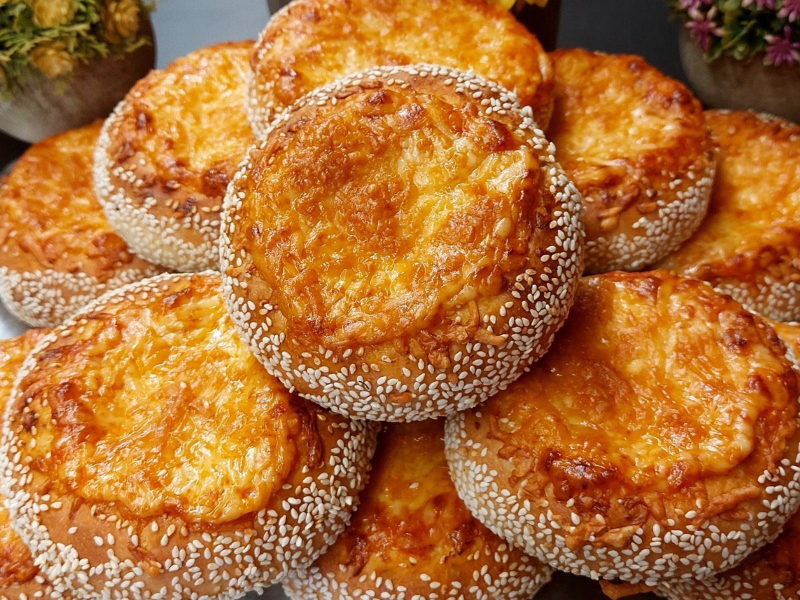 Γεμιστά-κουλούρια-με σάλτσα-και τυρί-για το lunchbox-συνταγή-