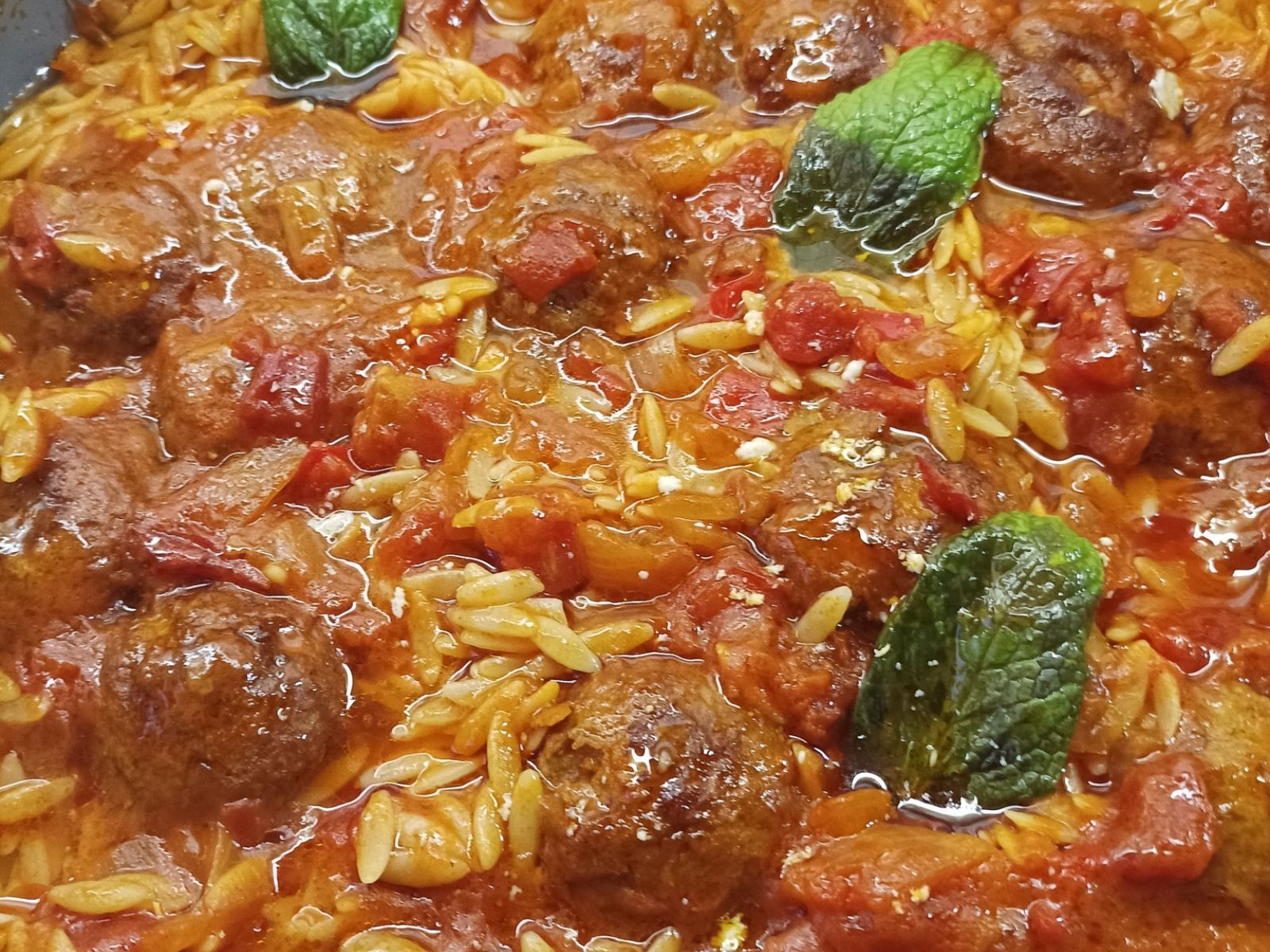 Γιουβέτσι-με γεμιστά-κεφτεδάκια φέτας-συνταγή-