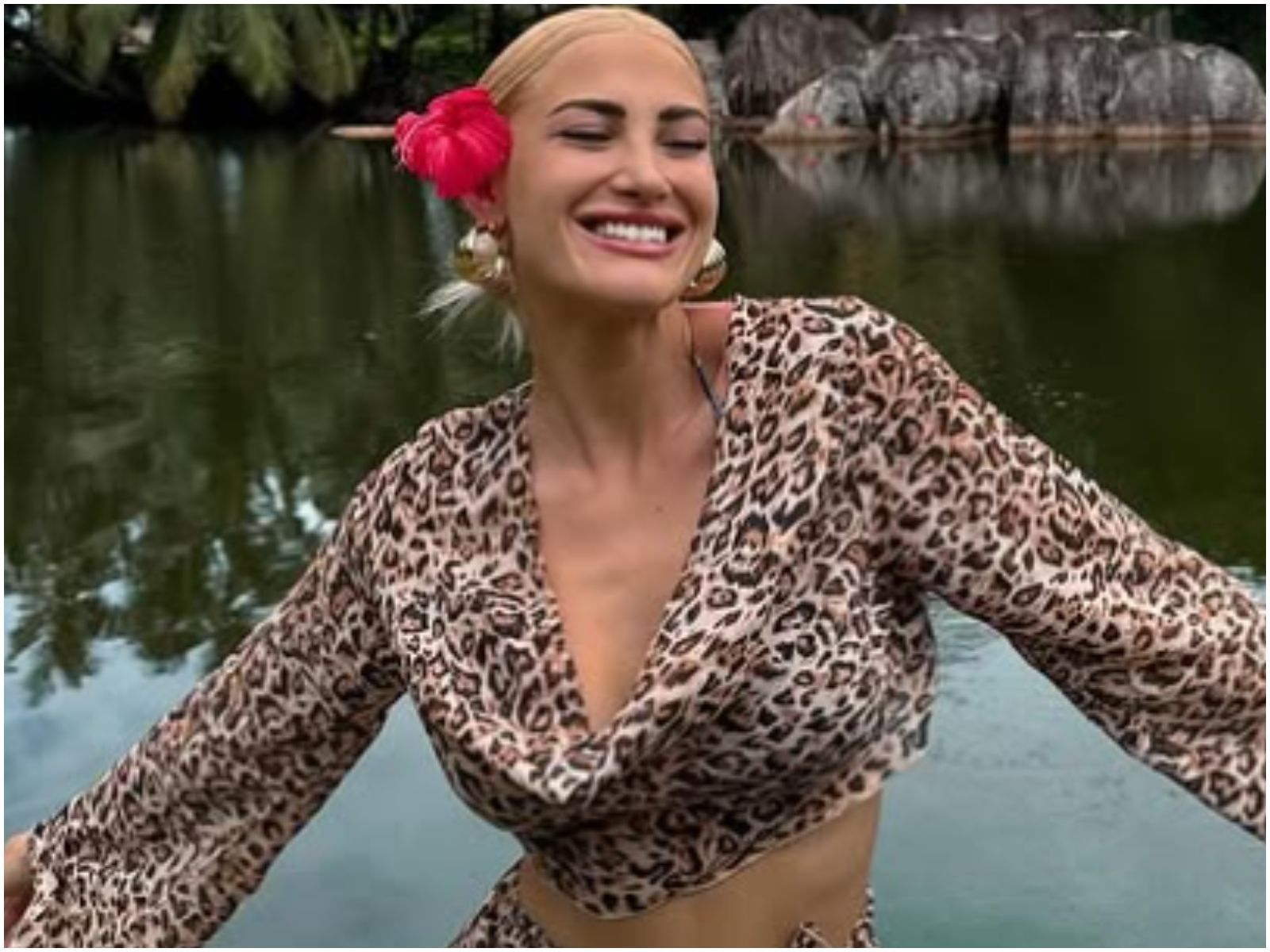 Ιωάννα Τούνη-γαλλικό μανικιούρ-