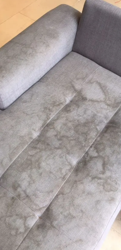 καθαριστικό-σπρέι-με-1 υλικό-για-υφάσματα-DIY-