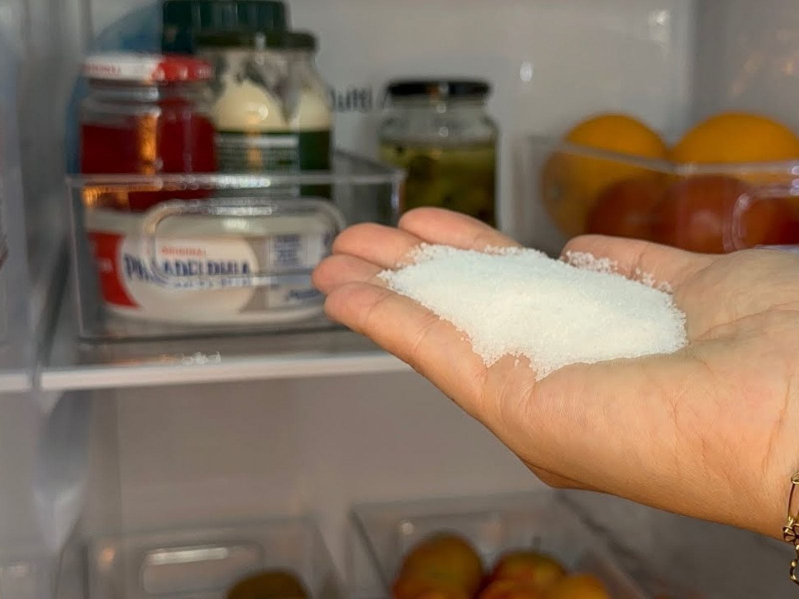 Μην ξεχνάτε να βάζετε αλάτι στο ψυγείο- Οι 9+1 ιδιότητες που έχει το αλάτι