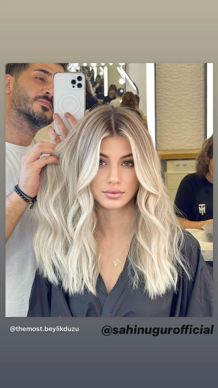 milky blonde-μαλλιά-με-σκούρα ρίζα-ιδέες-