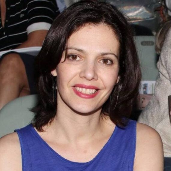 Η Μαριλίτα Λαμπροπούλου φόρεσε το παντελόνι που κολακεύει όλες τις γυναίκες σε κάθε εμφάνιση