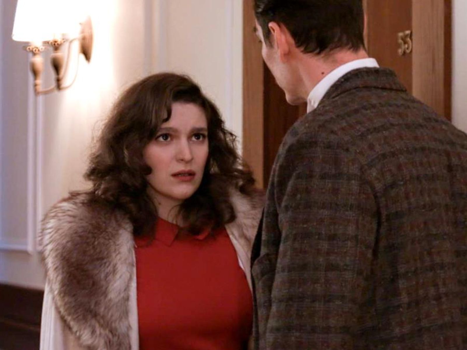 Grand Hotel: Η Αλίκη σκοτώνει τον Ζάχο και συλλαμβάνεται