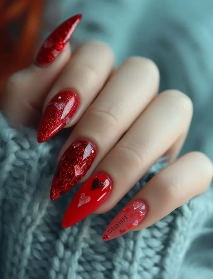 κόκκινα-μακριά-νύχια-για-του-Αγίου Βαλεντίνου 2025-με-γκλίτερ-ιδέες-
