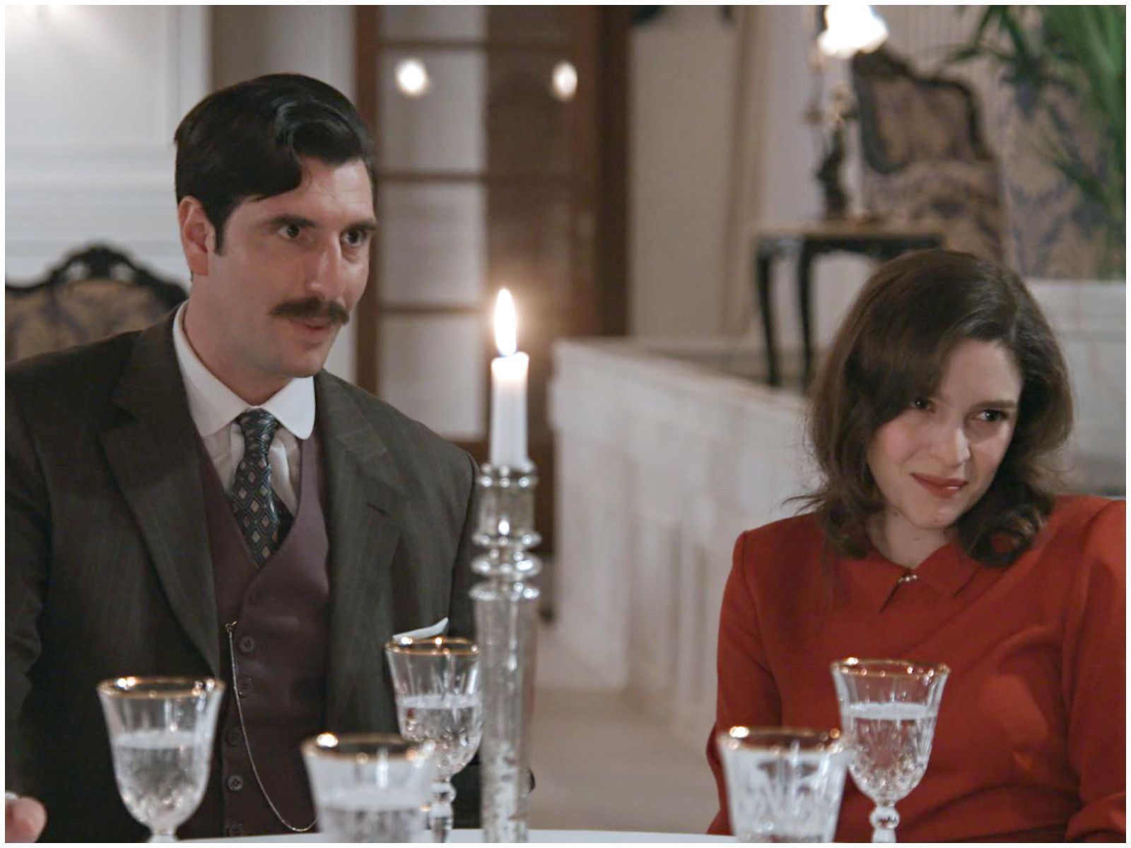 Grand Hotel: Το παραμιλητό του Ρήγα οδηγεί την Αλίκη στην αλήθεια