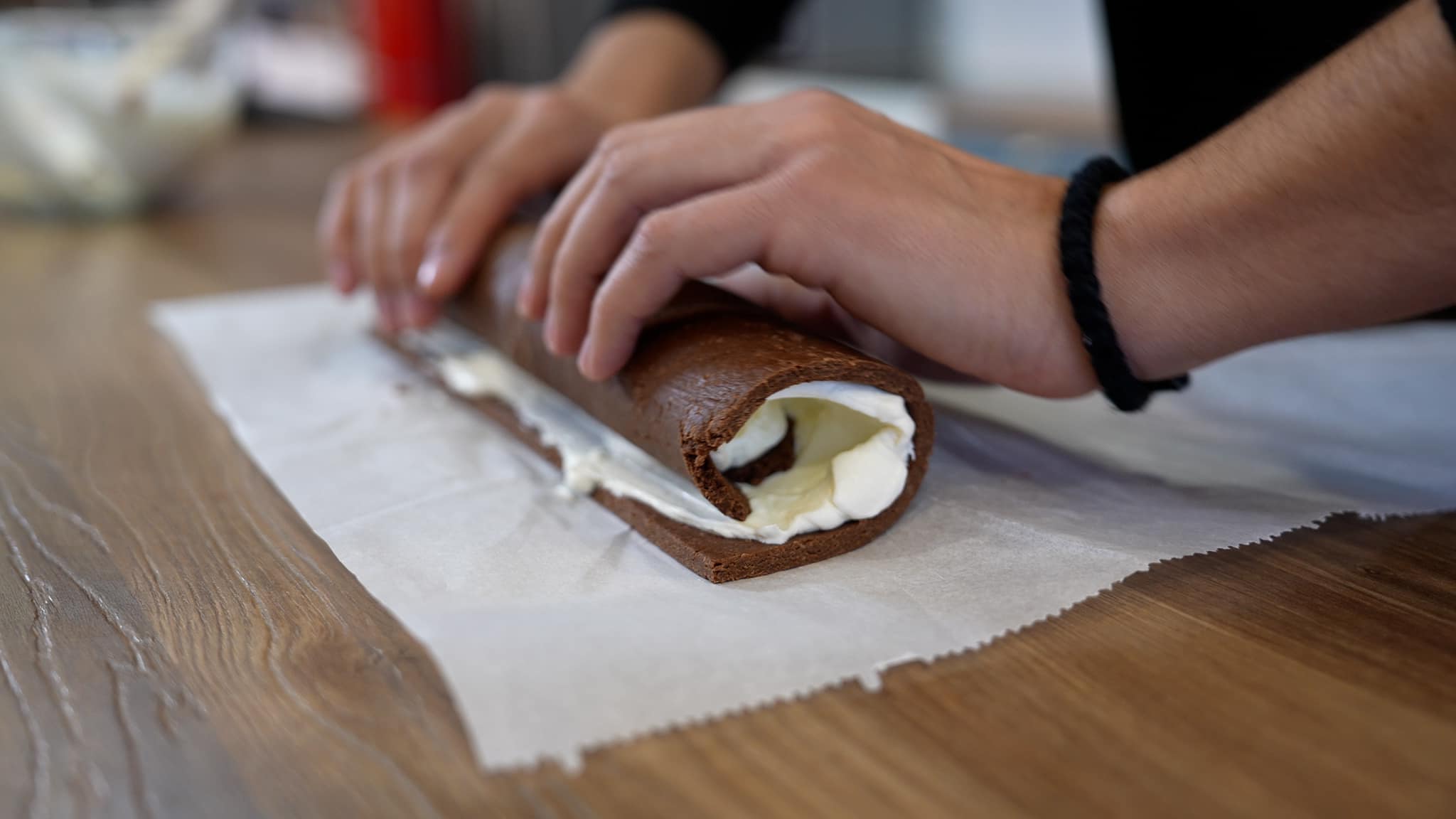 Κορμός-σοκολάτας-με παντεσπάνι-που-δε λυγίζει-και-δεν σπάει-συνταγή- Κορμός-σοκολάτας-με παντεσπάνι-που-δε λυγίζει-και-δεν σπάει-συνταγή-