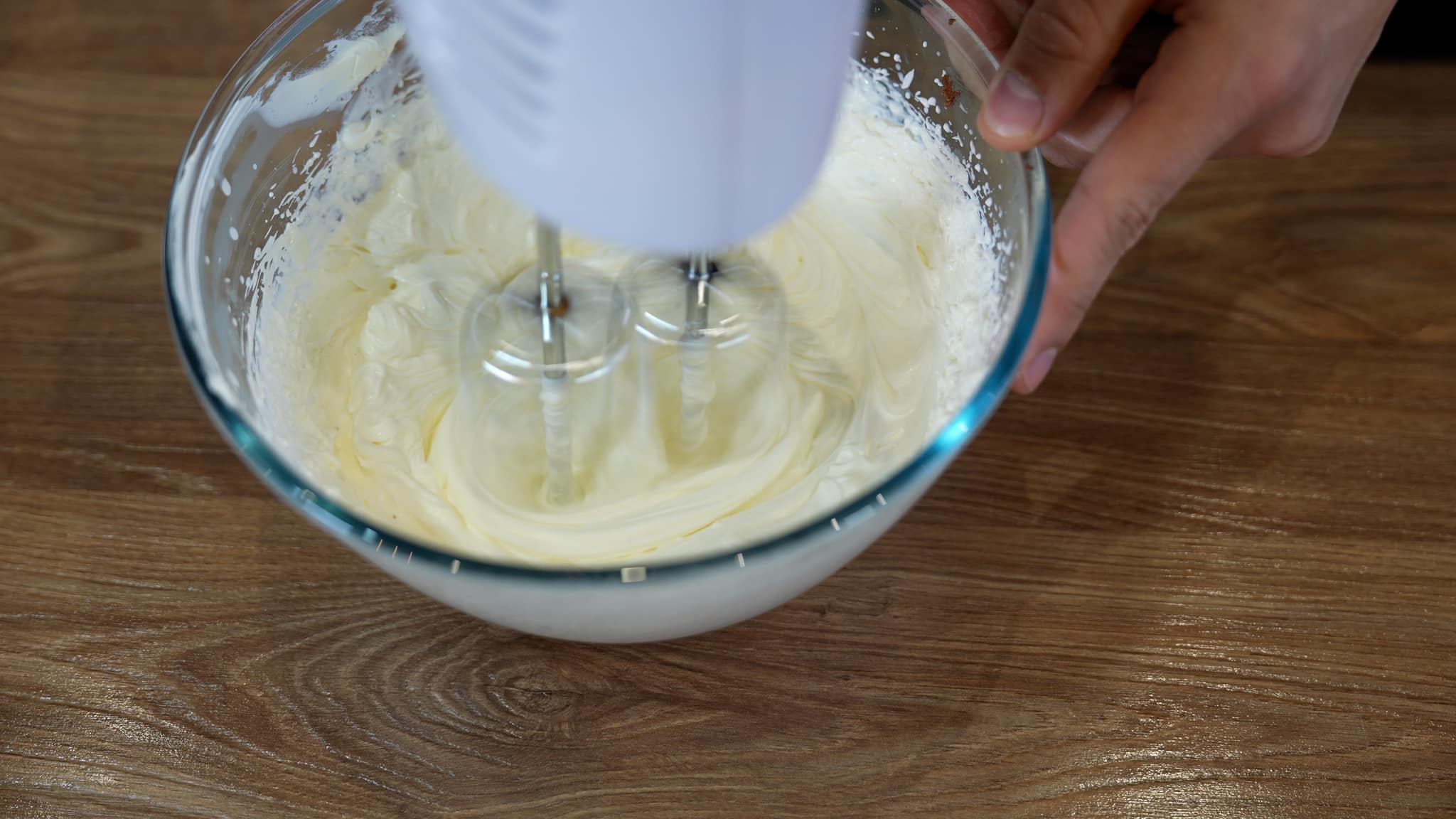 Κορμός-σοκολάτας-με παντεσπάνι-που-δε λυγίζει-και-δεν σπάει-συνταγή- Κορμός-σοκολάτας-με παντεσπάνι-που-δε λυγίζει-και-δεν σπάει-συνταγή-