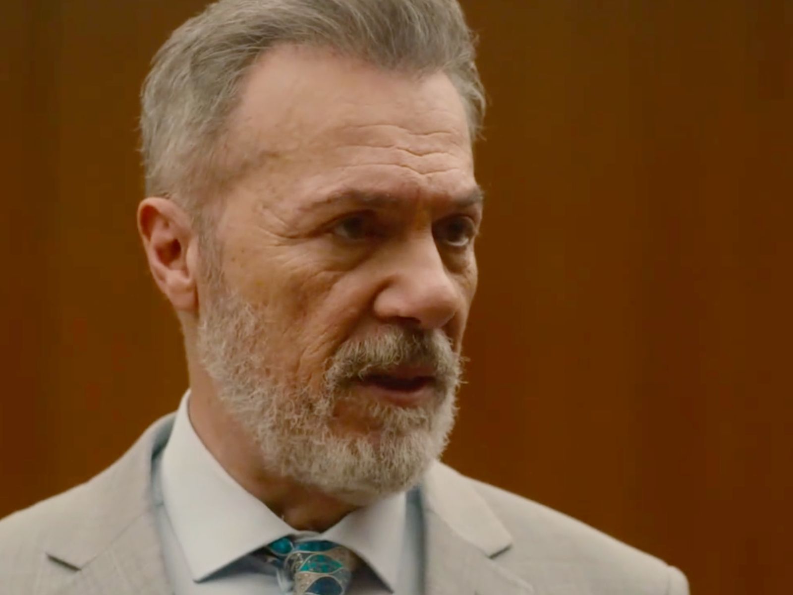 Ο Τιμωρός : ο Λεωνίδας δίνει εντολή να την βγάλει από τη μέση προτού τους προκαλέσει μεγαλύτερο κακό