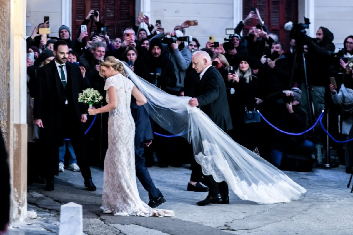 Γάμος Ντε Γκρες : Η απαστράπτουσα νύφη και η τιάρα της Άννα Μαρίας