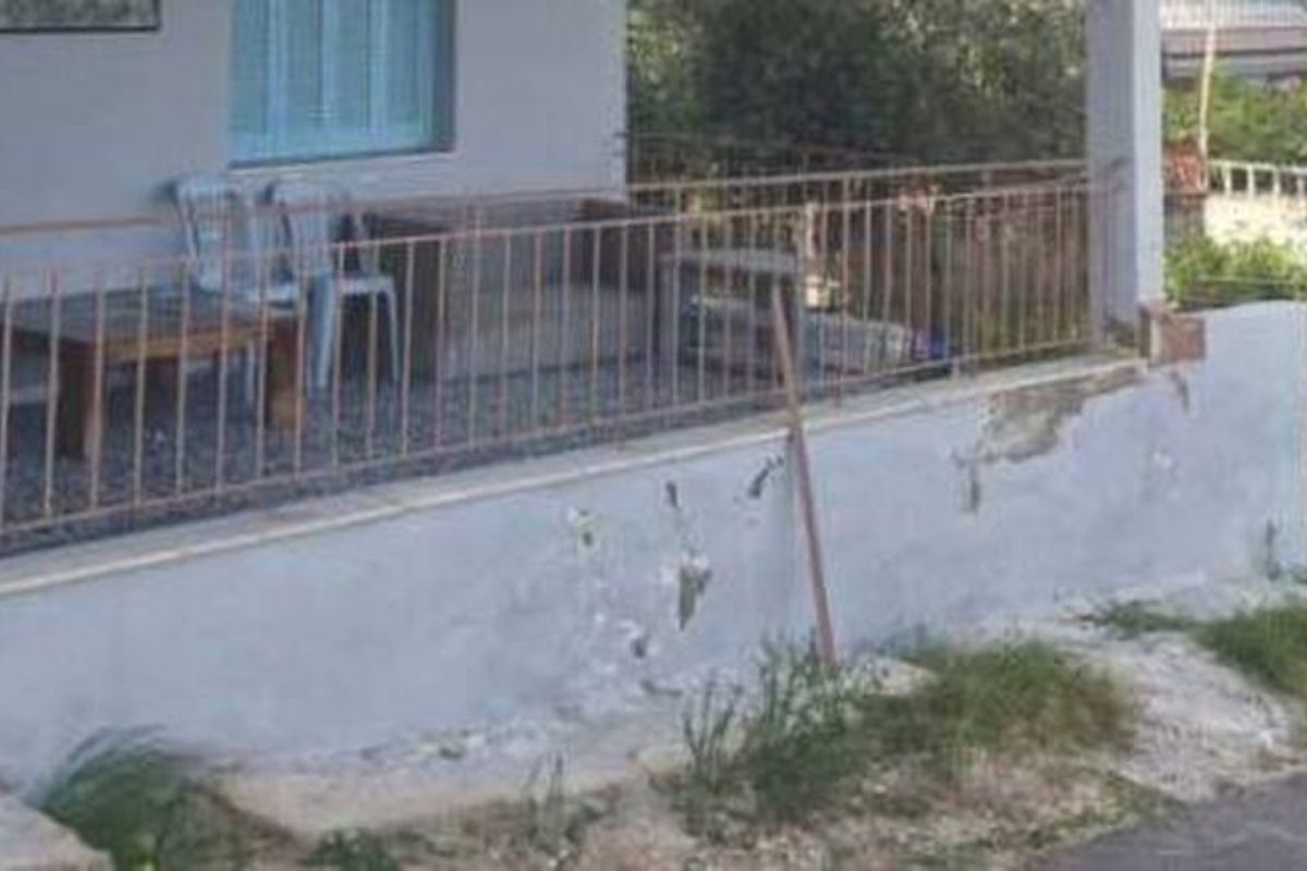 Βόλος : Στη γιαγιά η προσωρινή επιμέλεια – Αρνούνται τις κατηγορίες η μητέρα και ο σύντροφός της