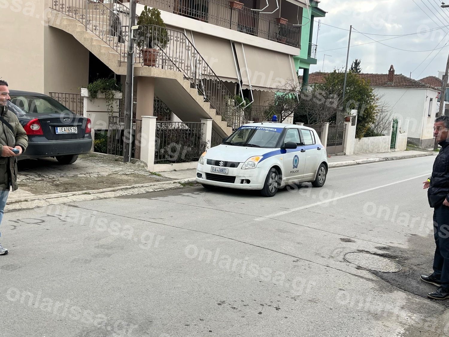 Έγκλημα στα Τέμπη: Ανδρας σκότωσε 2 άτομα και είναι ταμπουρωμένος στην επιχείρηση του-Κρατά χειροβομβίδα