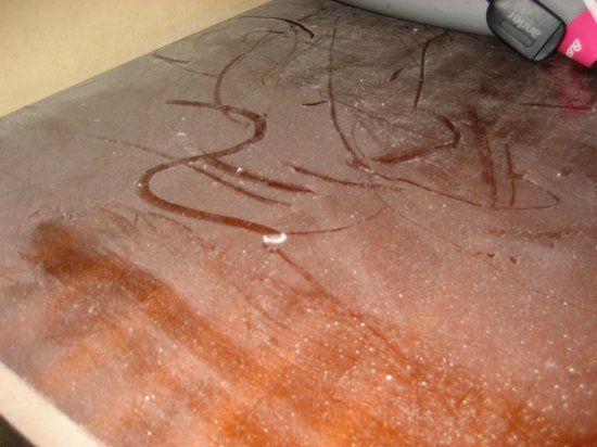 Σκόνη-και-βρωμιά-στις-ξύλινες-πόρτες-και-έπιπλα-το-σπιτικό-σπρέι-που-θα-τα-γυαλίσει Σκόνη-και-βρωμιά-στις-ξύλινες-πόρτες-και-έπιπλα-το-σπιτικό-σπρέι-που-θα-τα-γυαλίσει