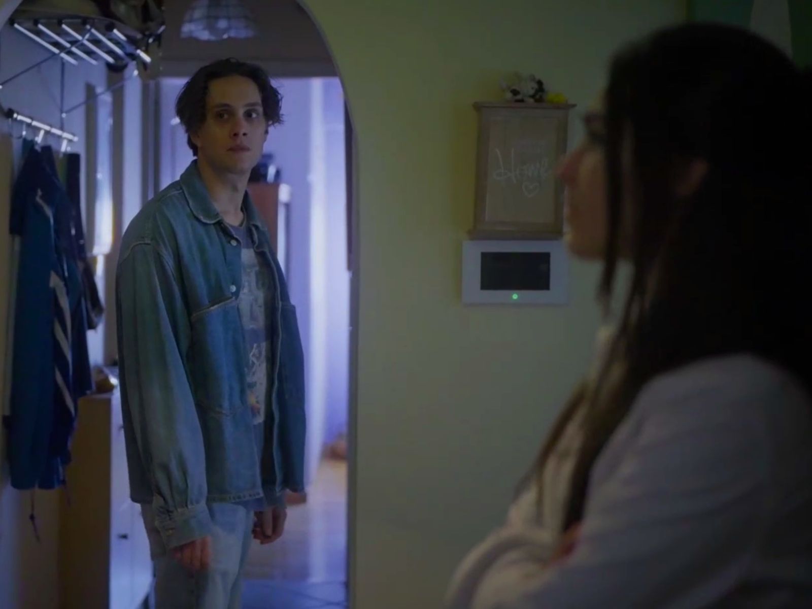 Διάφανη Αγάπη επόμενα επεισόδια : 17