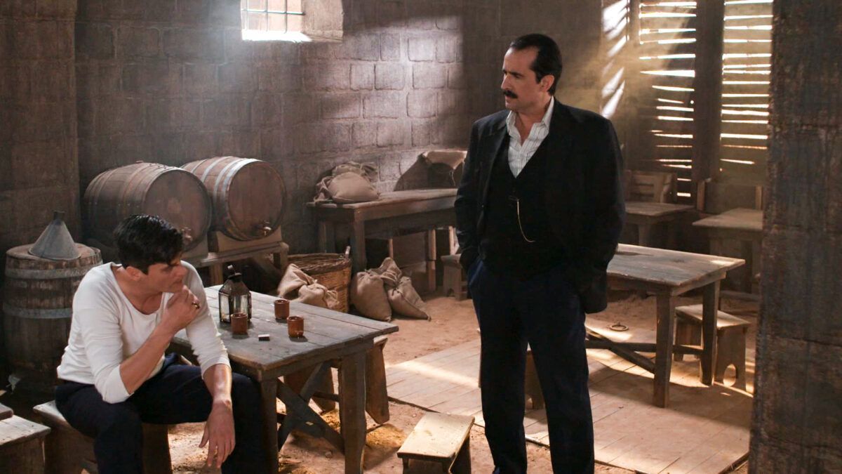 Grand Hotel: Ο Βλάσης οργισμένος διώχνει τους πρόσφυγες από τα Αλώνια