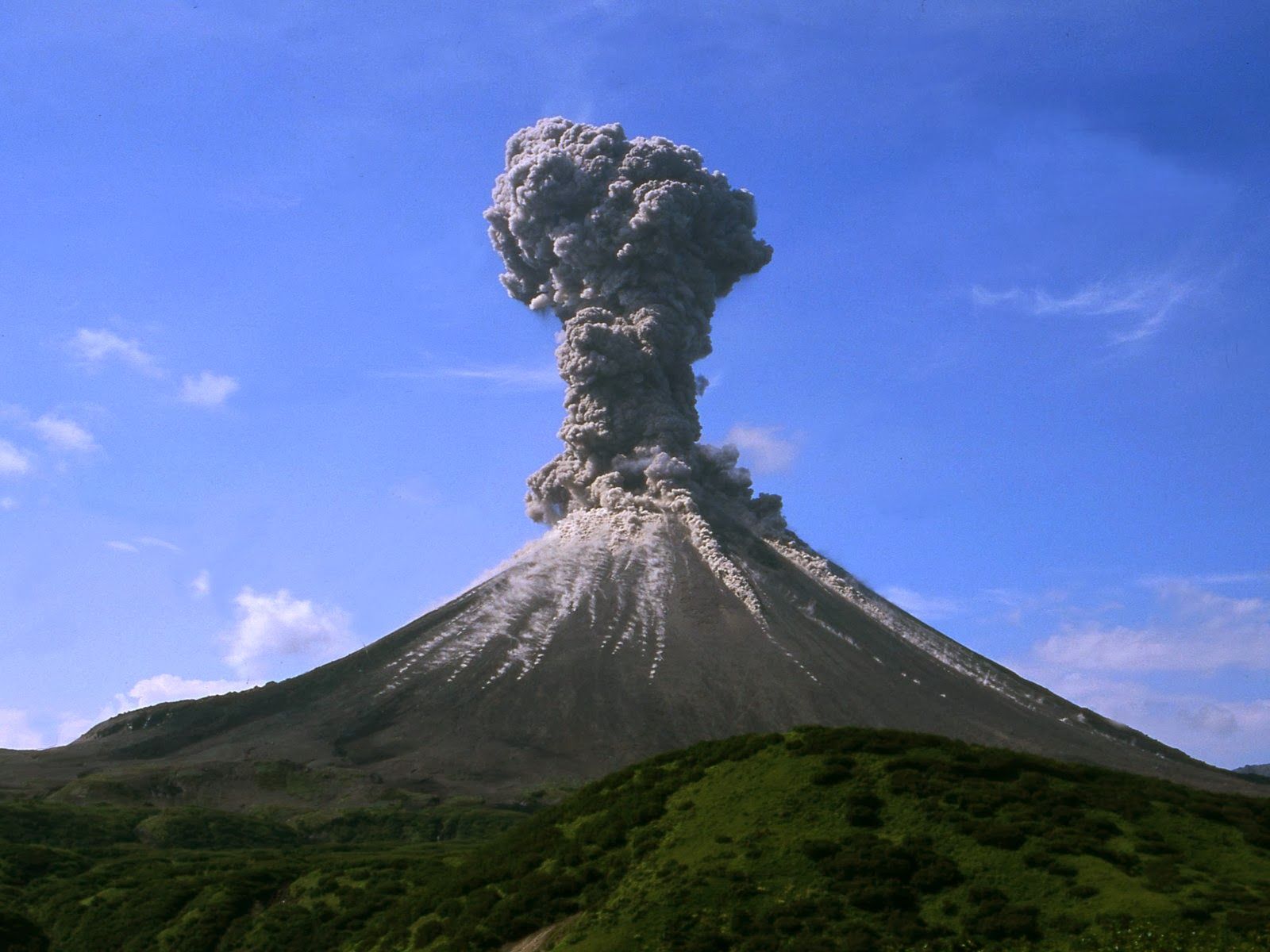 ενεργά-ηφαίστεια-στην-Ελλάδα- ενεργά-ηφαίστεια-στην-Ελλάδα-