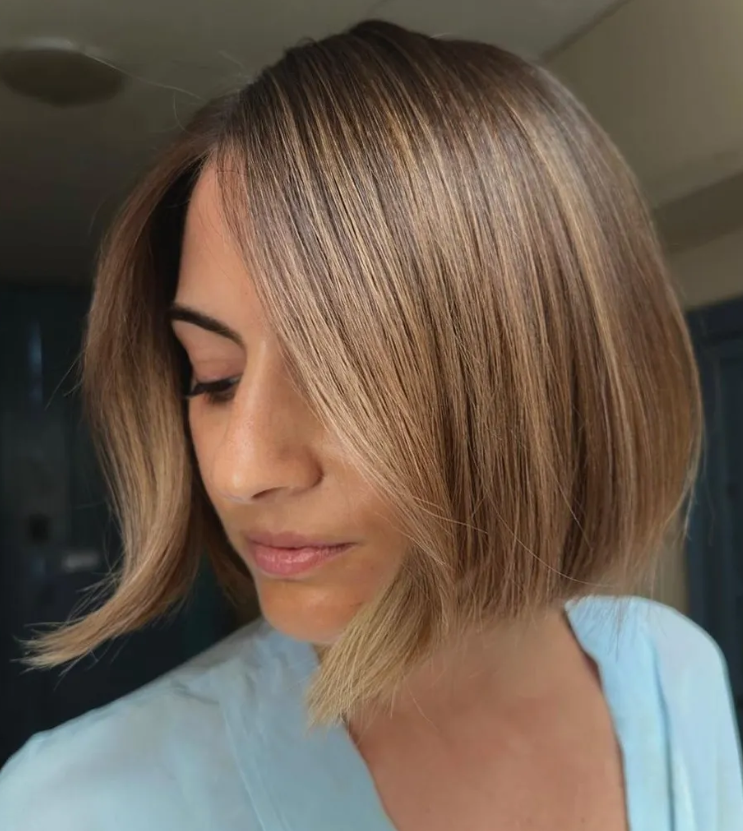 Chin-Length Bobs-τάσεις-στα-χτενίσματα-κουρέματα-Άνοιξη-Καλοκαίρι 2025-ιδέες- Chin-Length Bobs-τάσεις-στα-χτενίσματα-κουρέματα-Άνοιξη-Καλοκαίρι 2025-ιδέες-