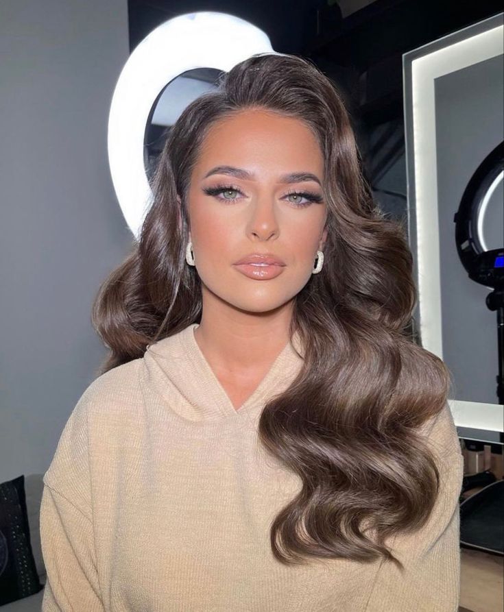 old Hollywood-τάσεις-στα-χτενίσματα-κουρέματα-Άνοιξη-Καλοκαίρι 2025-ιδέες- old Hollywood-τάσεις-στα-χτενίσματα-κουρέματα-Άνοιξη-Καλοκαίρι 2025-ιδέες-