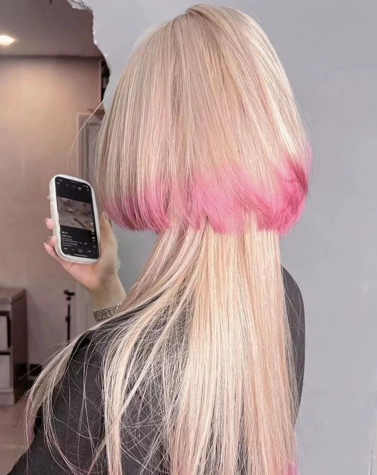 Jellyfish Haircut-τάσεις-στα-χτενίσματα-κουρέματα-Άνοιξη-Καλοκαίρι 2025-ιδέες- Jellyfish Haircut-τάσεις-στα-χτενίσματα-κουρέματα-Άνοιξη-Καλοκαίρι 2025-ιδέες-