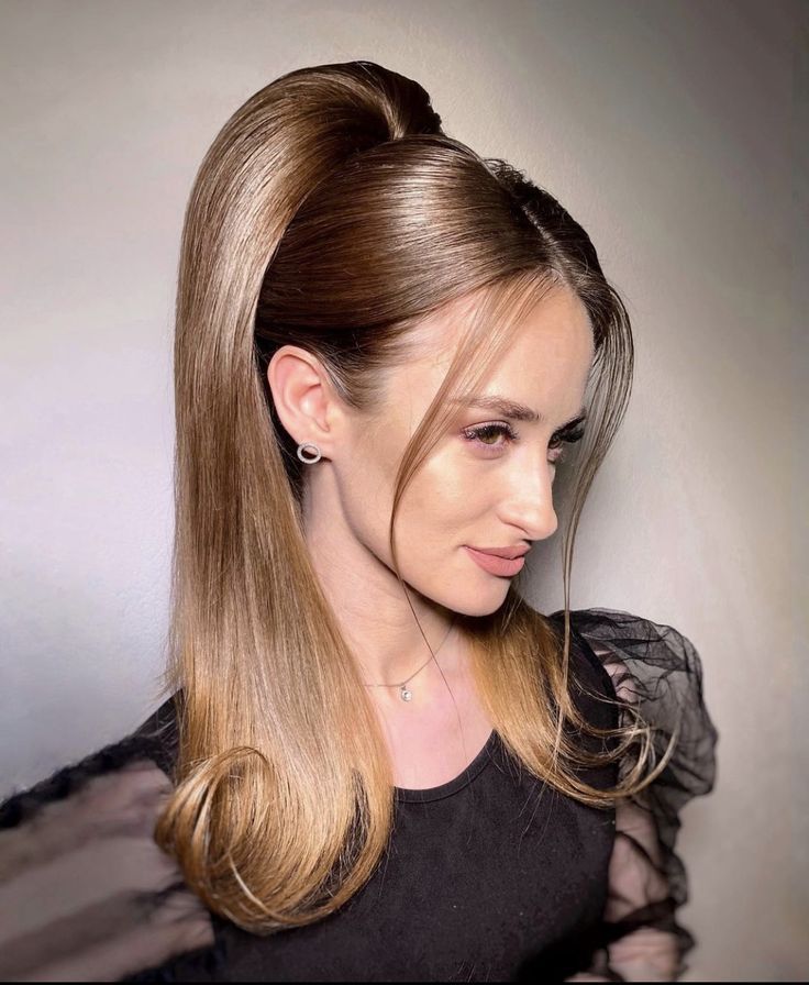 αλογοουρές-τάσεις-στα-χτενίσματα-κουρέματα-Άνοιξη-Καλοκαίρι 2025-ιδέες- αλογοουρές-τάσεις-στα-χτενίσματα-κουρέματα-Άνοιξη-Καλοκαίρι 2025-ιδέες-