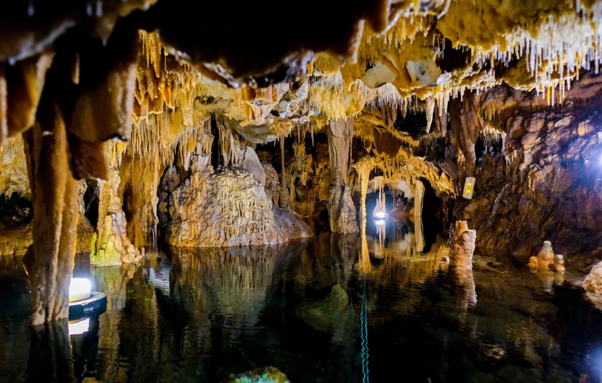 Σπήλαιο του Διρού-καταραμένο-Μάνη-Αρεόπολη-