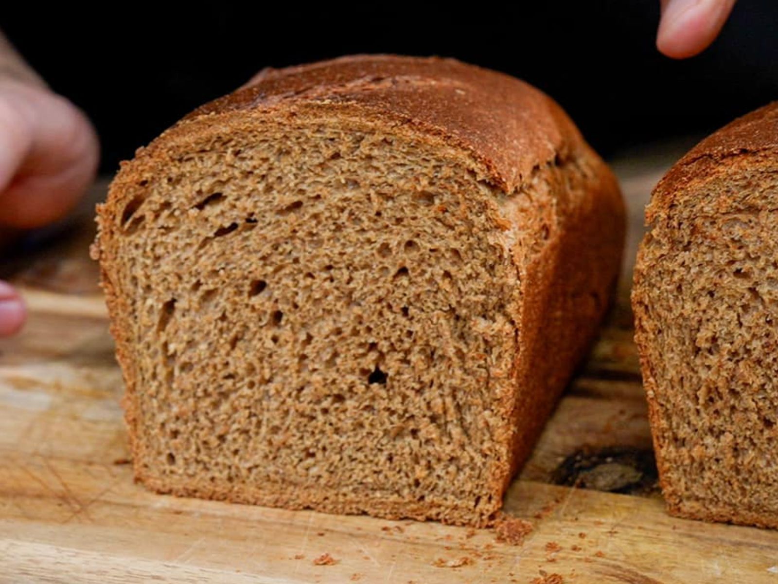 Αφράτο ψωμί ολικής άλεσης – Συνταγή από φούρνο