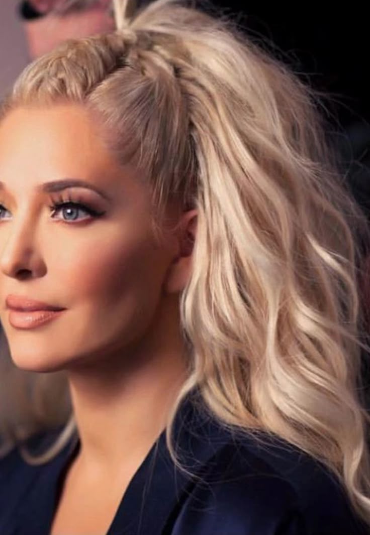 Χτενίσματα για να κρύψεις την μαύρη ρίζα και τις άσπρες τρίχες