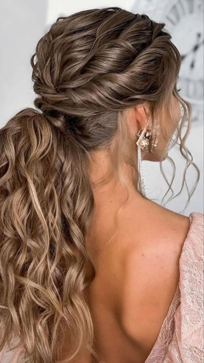 Χτενίσματα για να κρύψεις την μαύρη ρίζα και τις άσπρες τρίχες