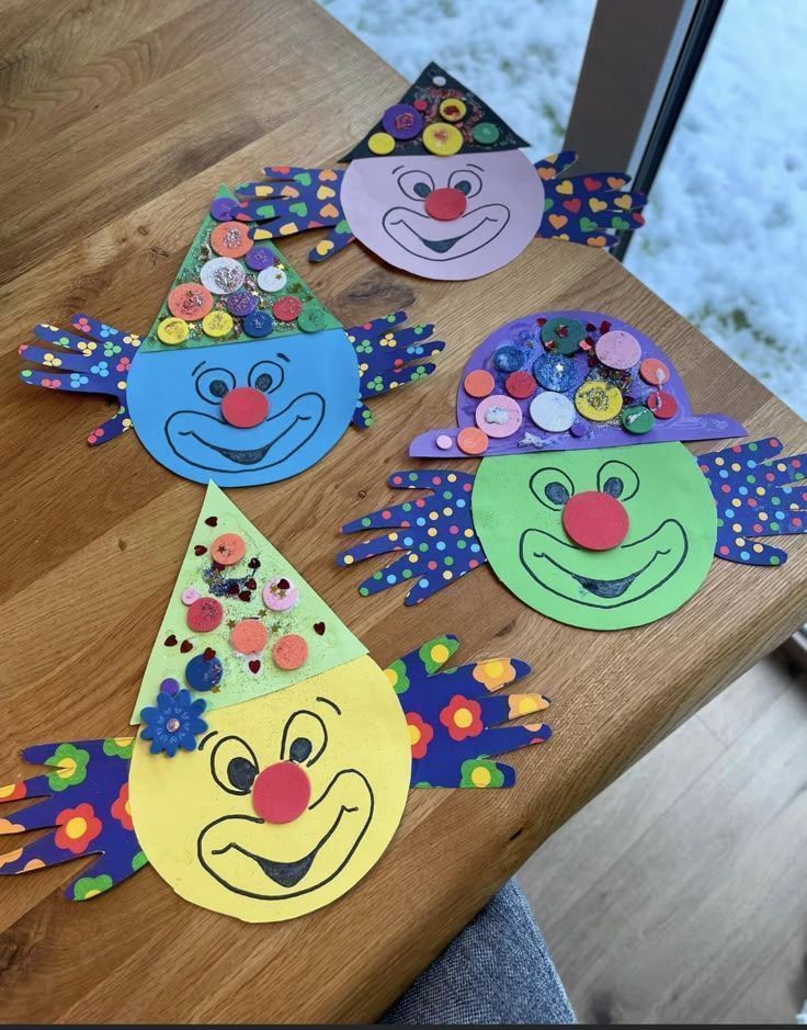 clown-από-χαρτόνια-και-κουμπιά-ιδέες-