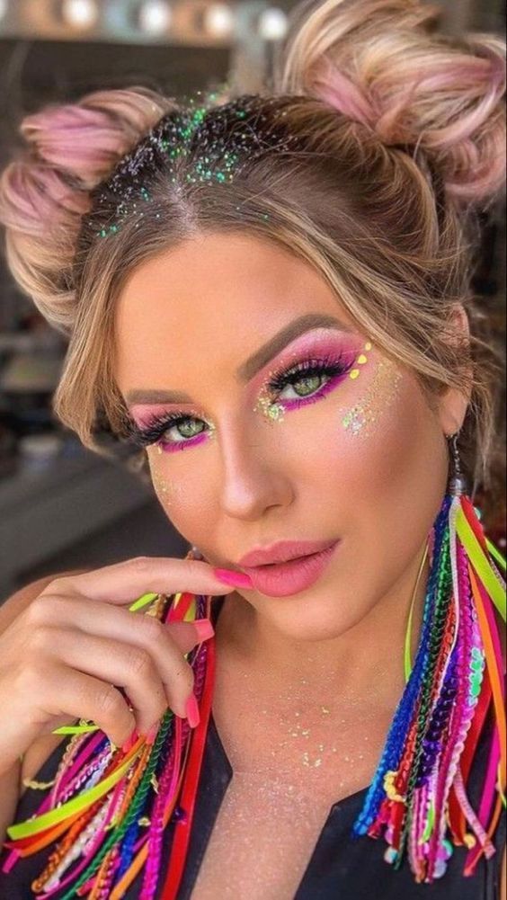 γκλίτερ-στα-μαλλιά-για-τις-Απόκριες-ιδέες-