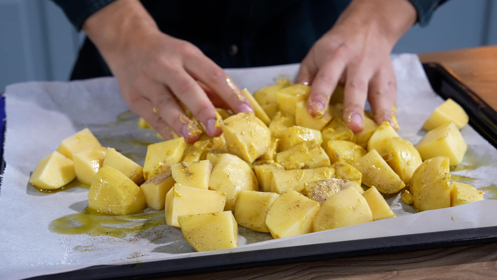 Τραγανές-πατάτες φούρνου-με φανταστική μαρινάδα-συνταγή- Τραγανές-πατάτες φούρνου-με φανταστική μαρινάδα-συνταγή-
