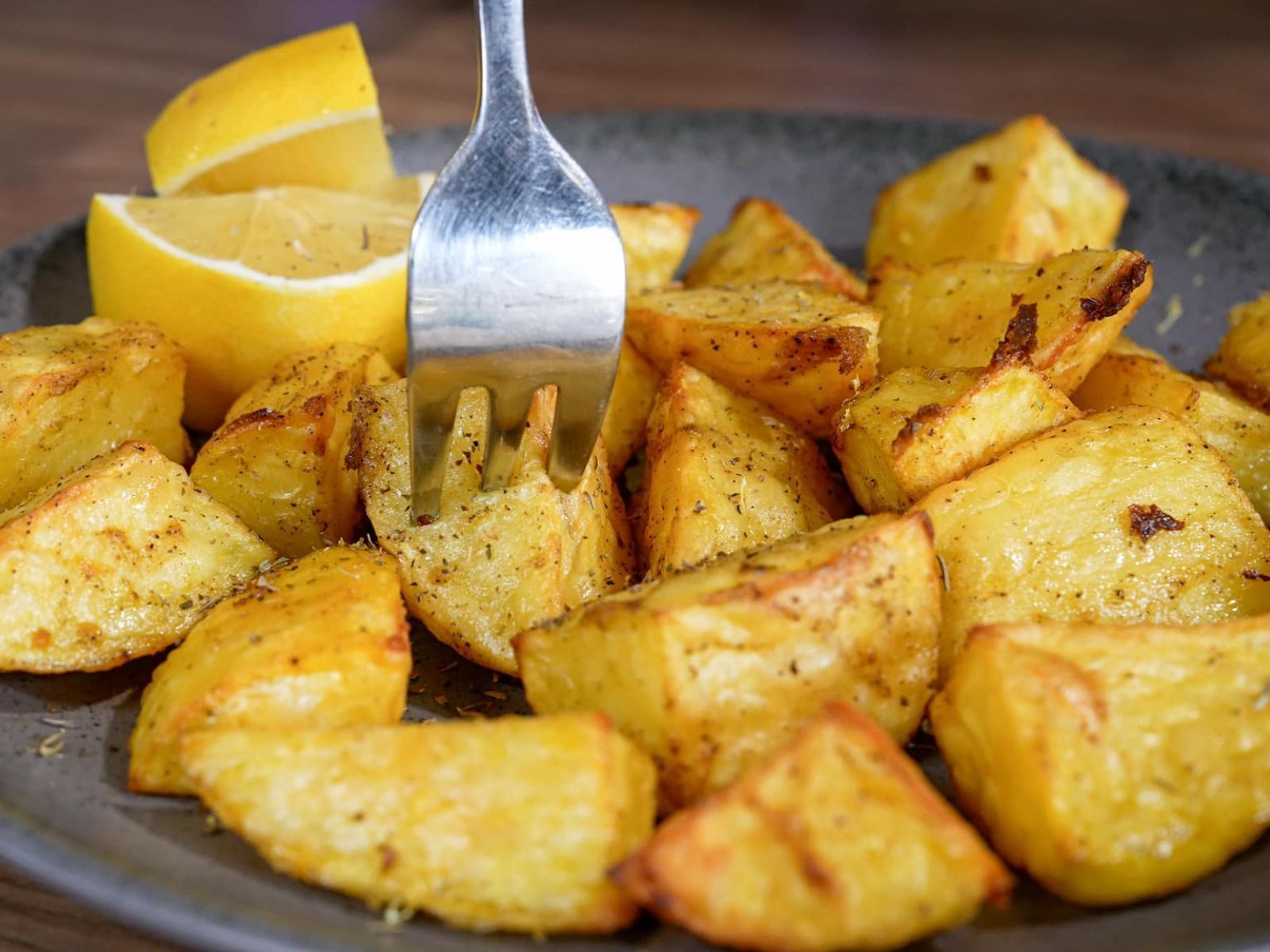 Τραγανές-πατάτες φούρνου-με φανταστική μαρινάδα-συνταγή-