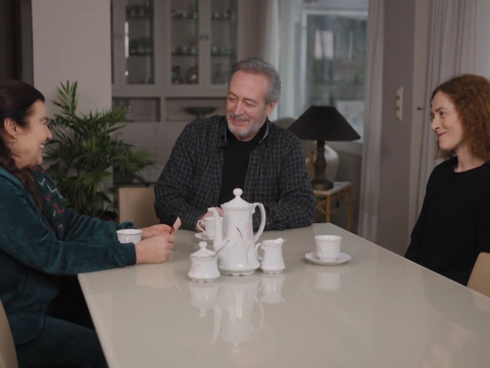 Η Γη της Ελιάς: Μια λάθος κίνηση που θα γεμίσει αρκετές υποψίες