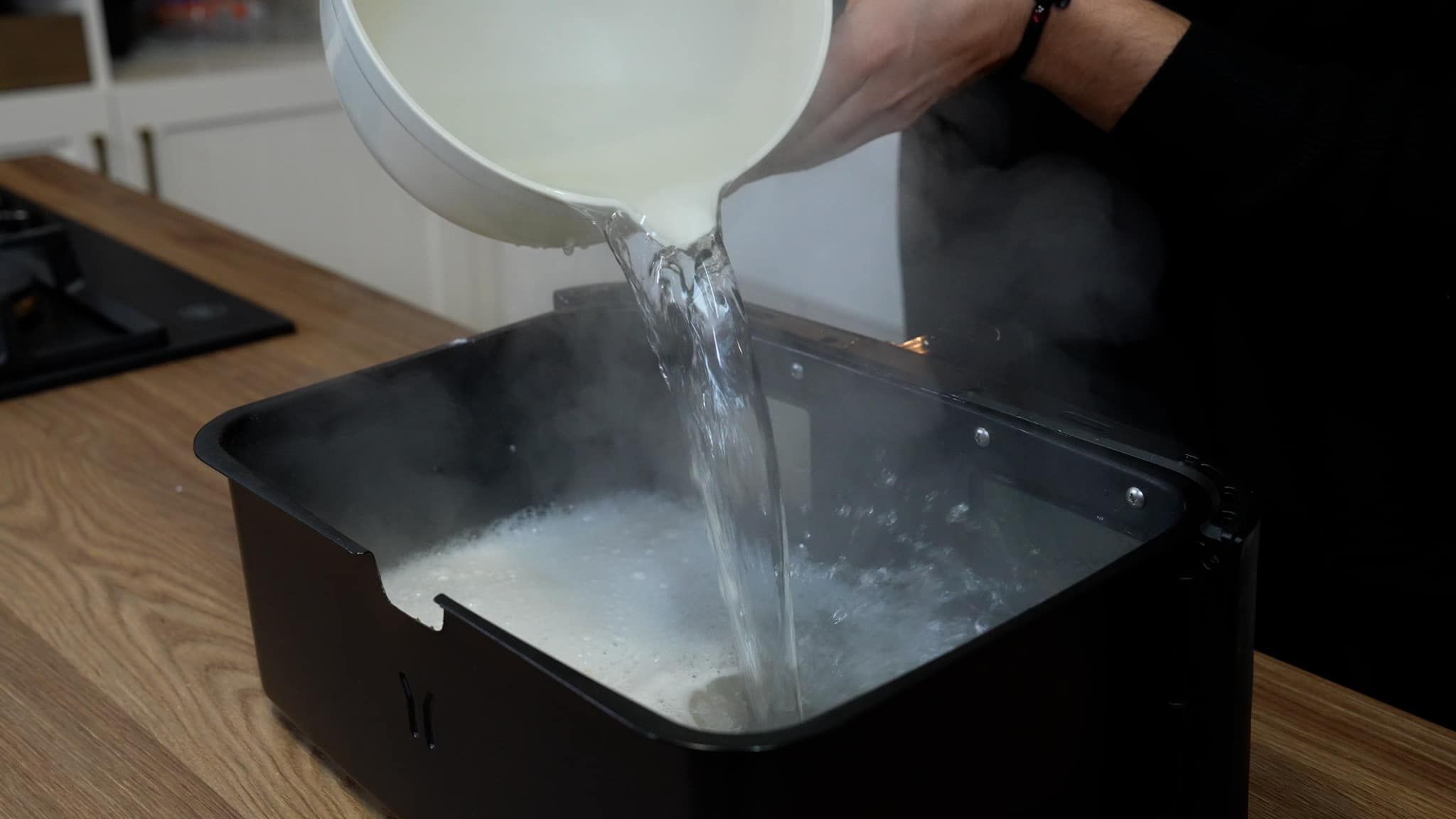 καθαριστικό-κόλπο-για-να-καθαρίσεις-το-airfryer-Δημήτρης Μιχαηλίδης-