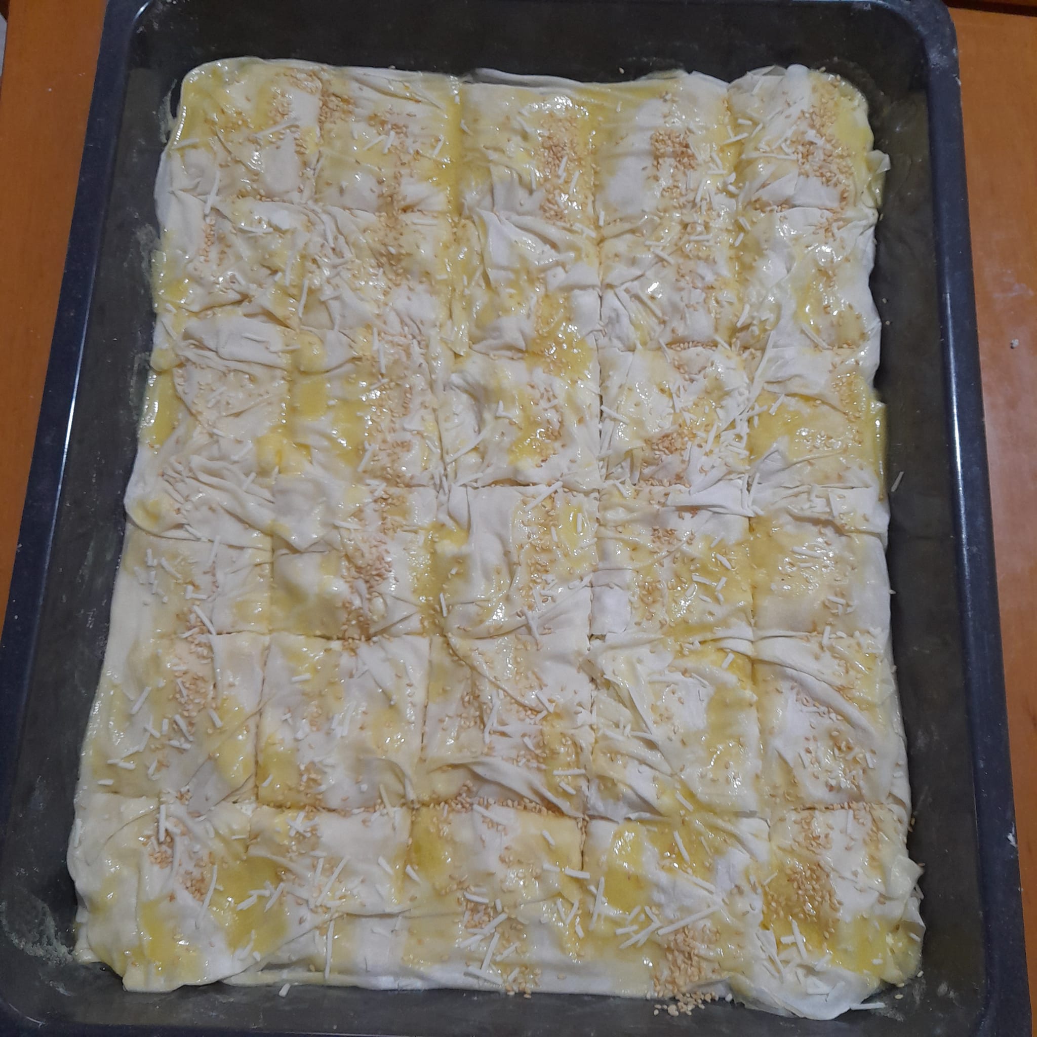 Τραγανή-σπιτική πίτα-με φέτα-για τη Τυρινή Εβδομάδα-συνταγή-