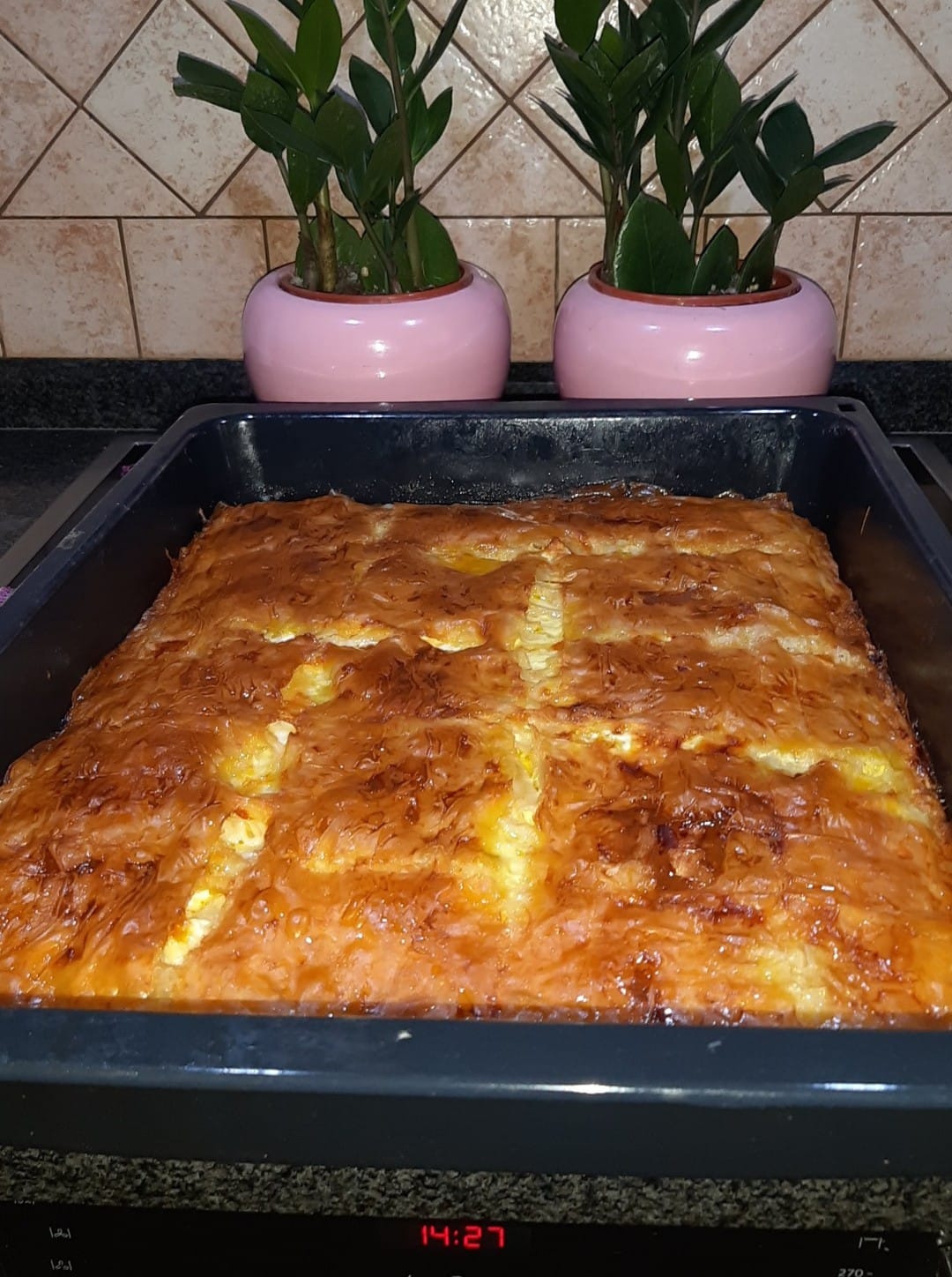 Μακαρονόπιτα-με φύλλο κρούστας-για την-εβδομάδα της Τυρινής-συνταγή-