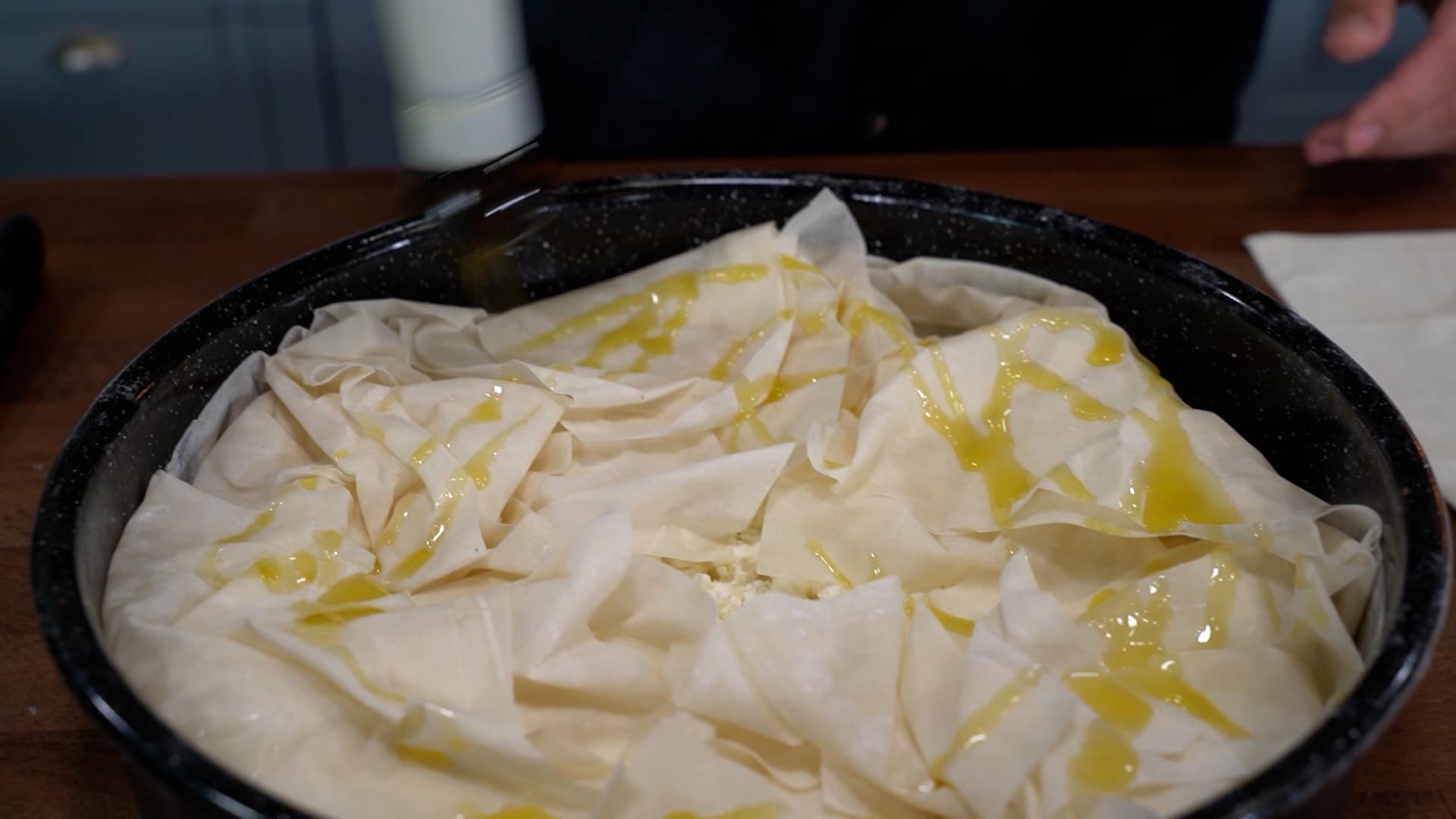 Τυρόπιτα-με φύλλο κρούστας-που δεν πανιάζει-συνταγή- Τυρόπιτα-με φύλλο κρούστας-που δεν πανιάζει-συνταγή-