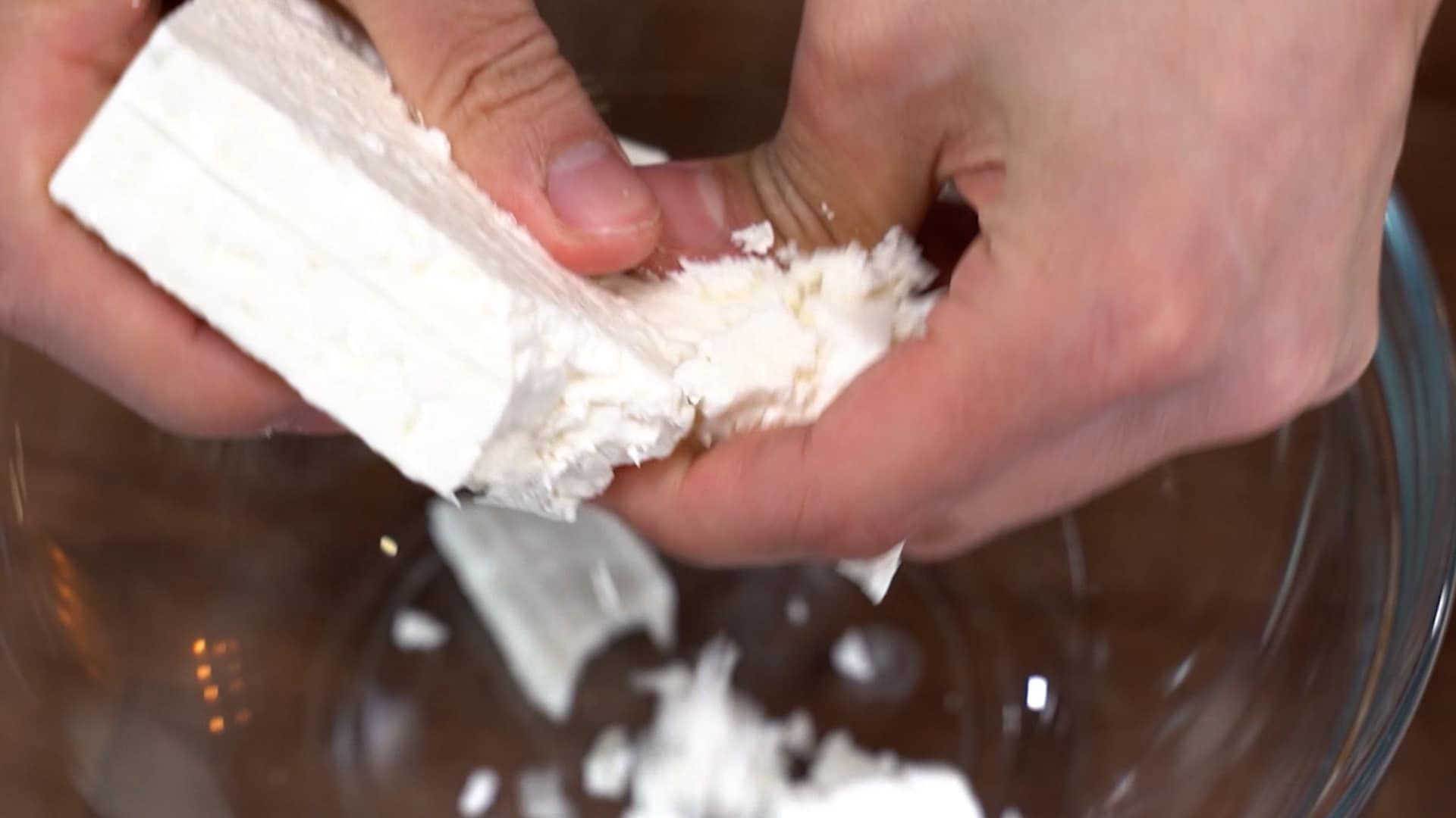 Τυρόπιτα-με φύλλο κρούστας-που δεν πανιάζει-συνταγή- Τυρόπιτα-με φύλλο κρούστας-που δεν πανιάζει-συνταγή-