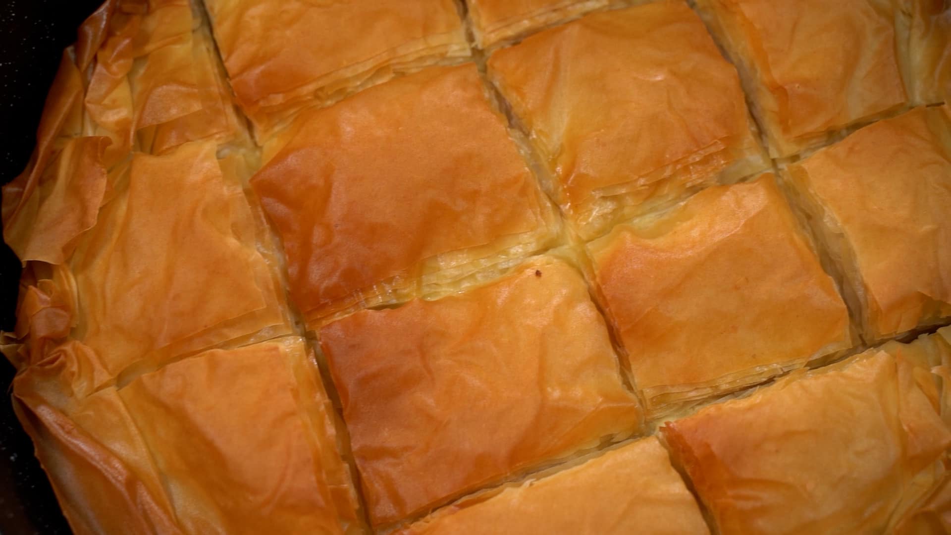 Τυρόπιτα-με φύλλο κρούστας-που δεν πανιάζει-συνταγή- Τυρόπιτα-με φύλλο κρούστας-που δεν πανιάζει-συνταγή-