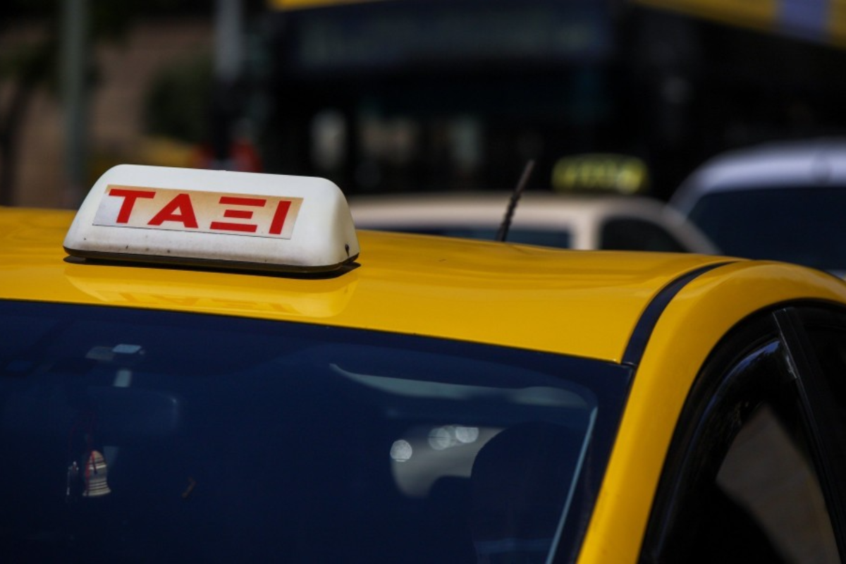 Αυτός είναι ο οδηγός ταξί που έκλεβε και άδειαζε κάρτες επιβατών
