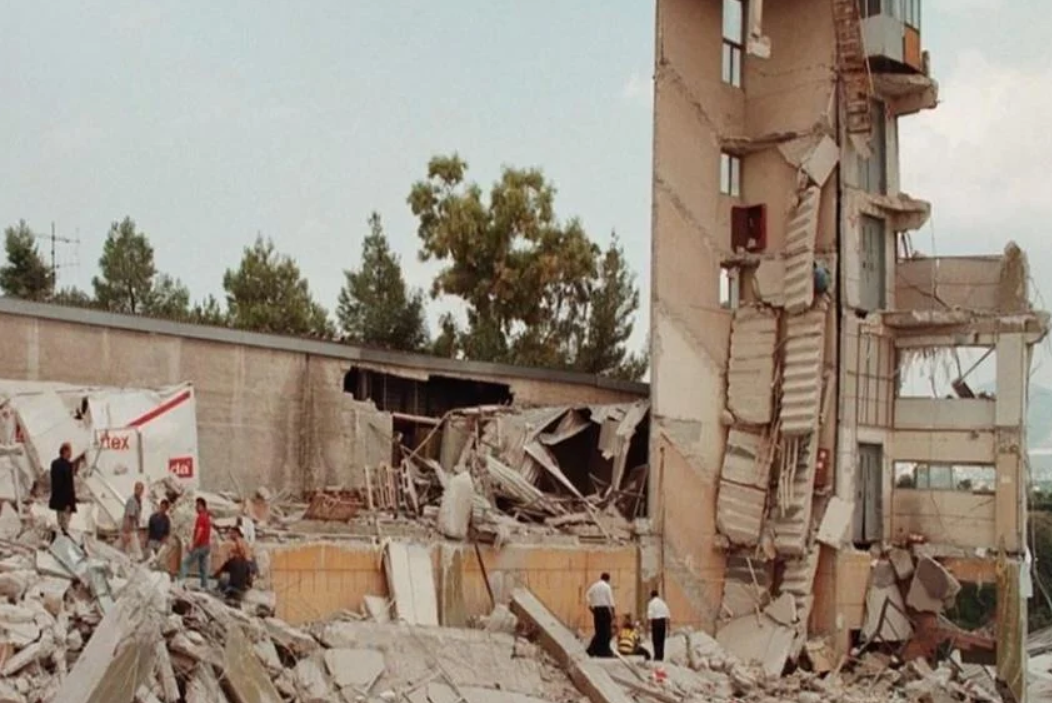 Σαν σήμερα ο φονικός σεισμός στον Κορινθιακό – Ο Εγκέλαδος που άφησε πίσω του 20 νεκρούς και 500 τραυματίες