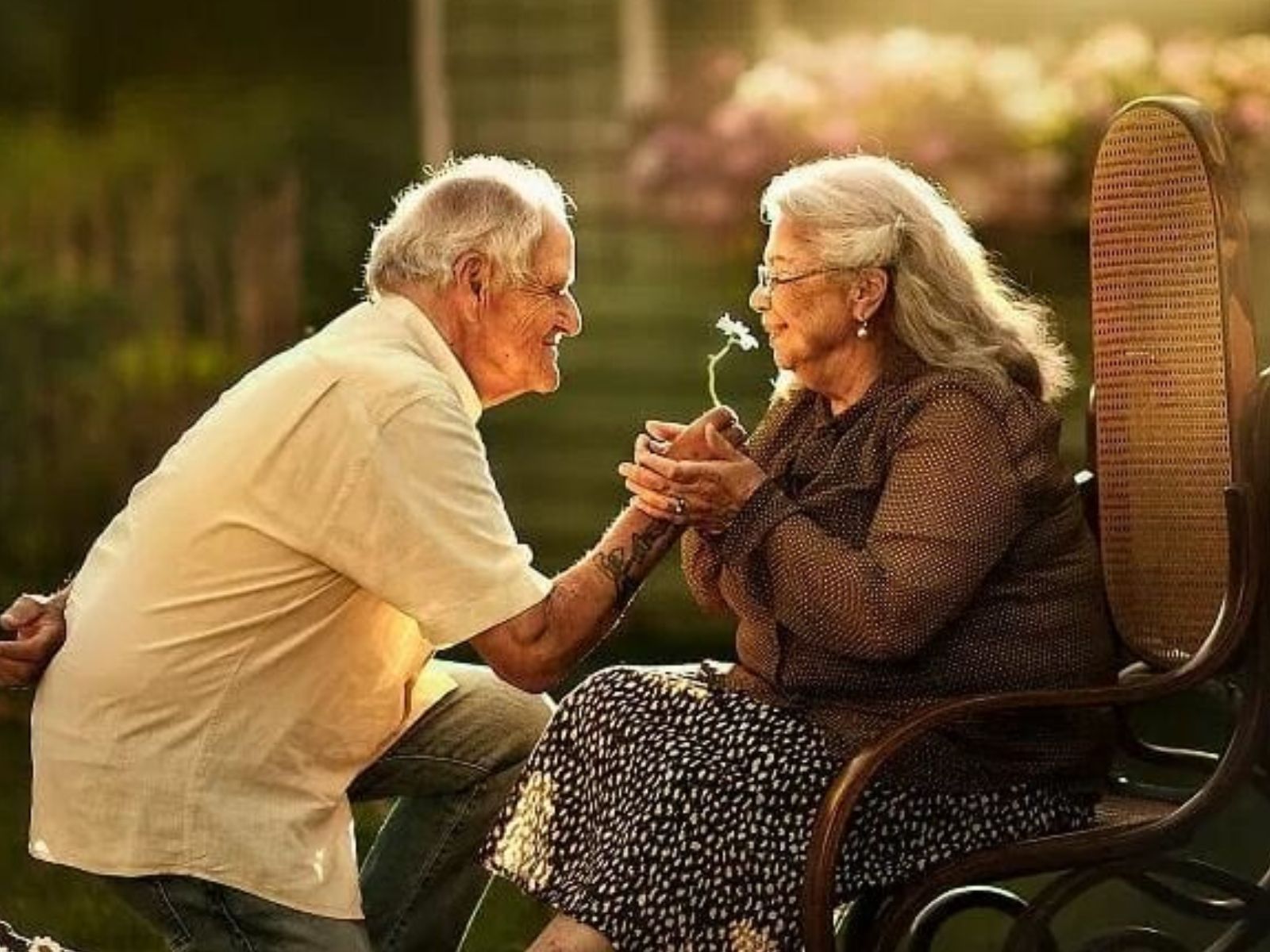 η-αληθινή-αγάπη-φαίνεται-στις-απλές κινήσεις-