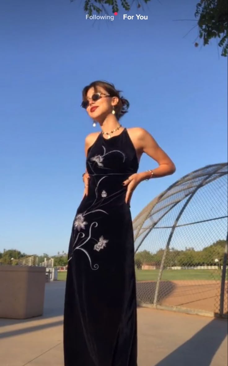 στιλ-μάγισσα-τάσεις-Άνοιξη-Καλοκαίρι 2025-στη-μόδα-ιδέες-