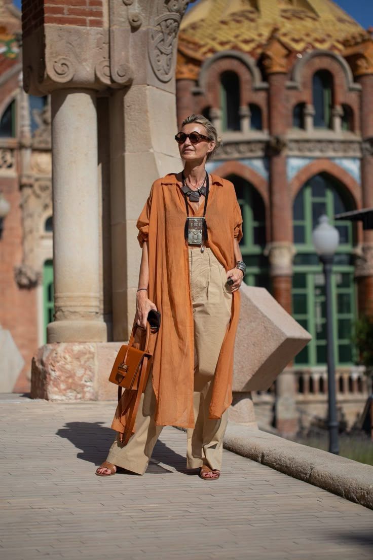 χακί ντύσιμο-τάσεις-Άνοιξη-Καλοκαίρι 2025-στη-μόδα-ιδέες-