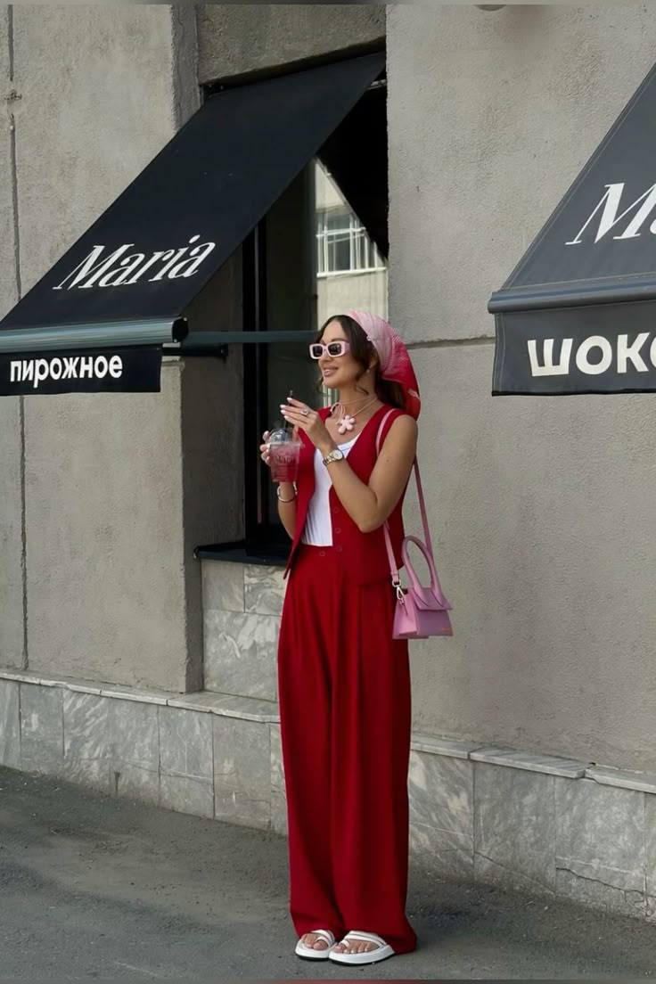 κόκκινο ντύσιμο-τάσεις-Άνοιξη-Καλοκαίρι 2025-στη-μόδα-ιδέες-