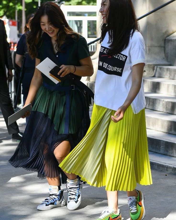 φούστα-με-πιέτες-τάσεις-Άνοιξη-Καλοκαίρι 2025-στη-μόδα-ιδέες-