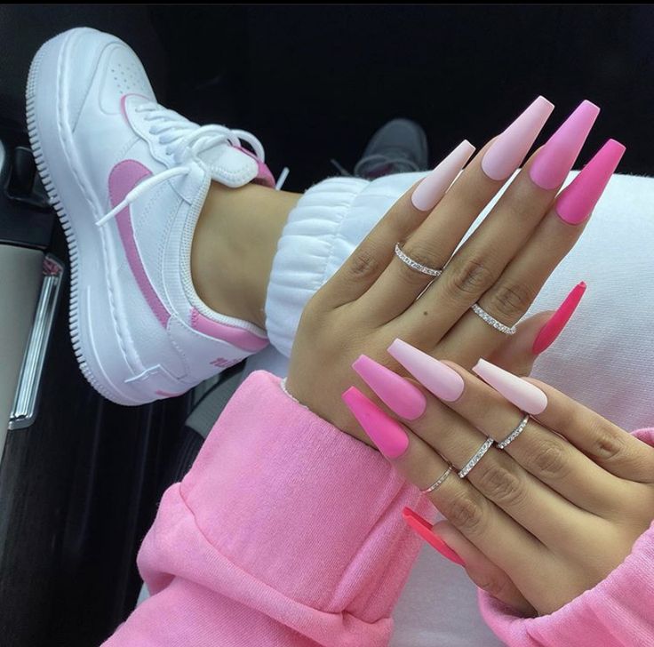 ballerina νύχια-τάσεις-Άνοιξη-Καλοκαίρι 2025-ιδέες-