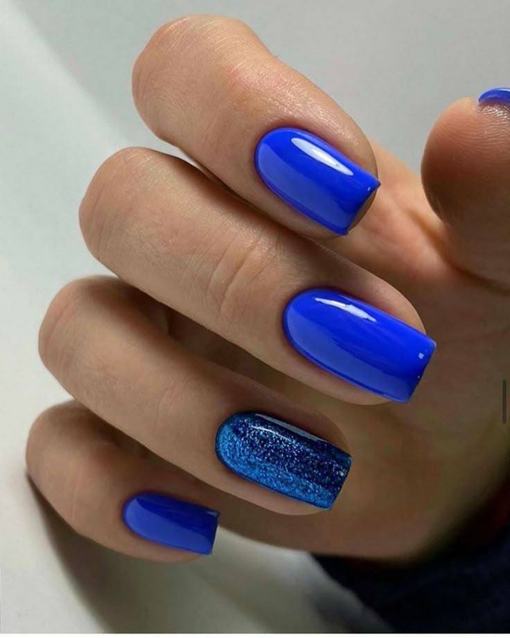 μπλε νύχια-τάσεις-Άνοιξη-Καλοκαίρι 2025-ιδέες-