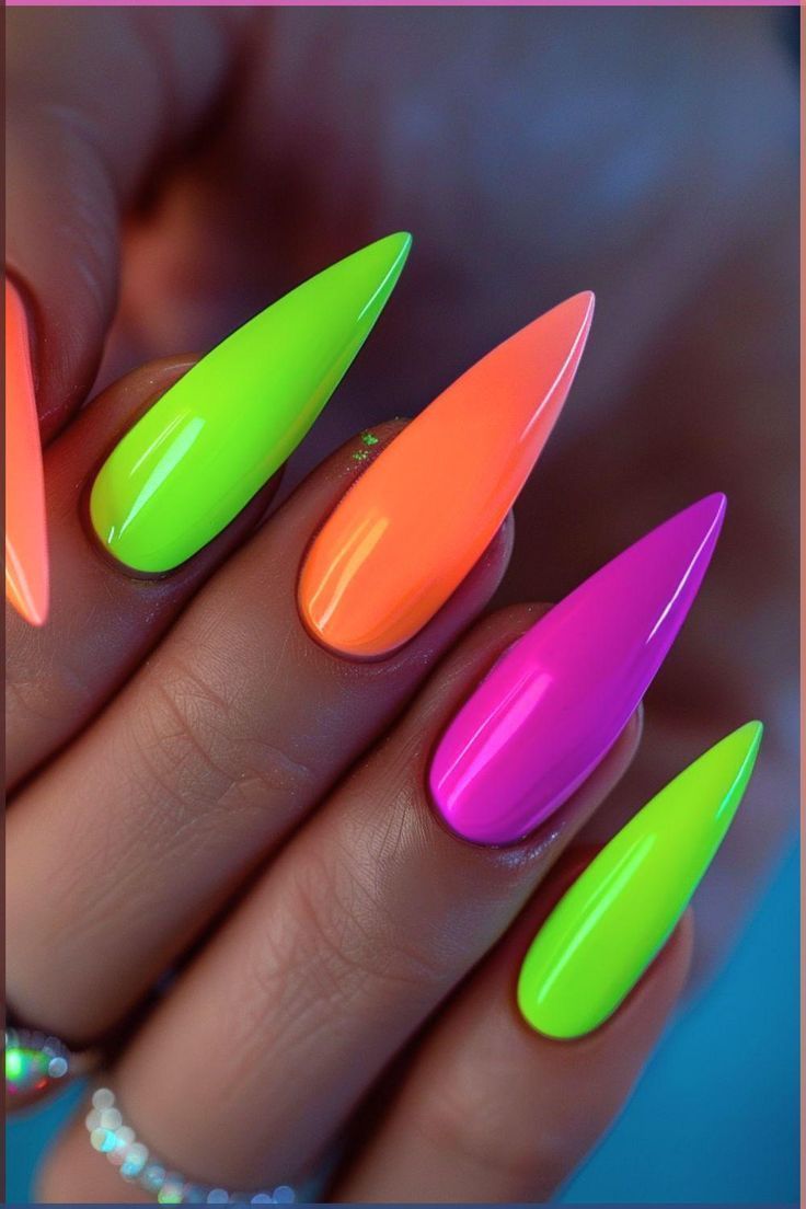 neon νύχια-τάσεις-Άνοιξη-Καλοκαίρι 2025-ιδέες-