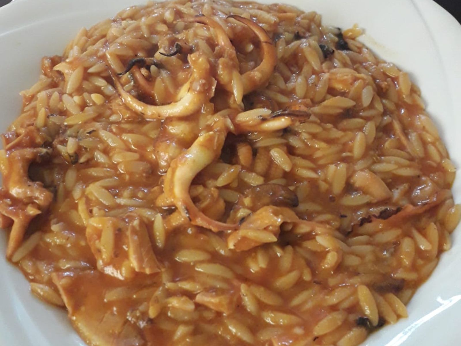 Σουπιές-με κριθαράκι-για τη Καθαρά Δευτέρα-συνταγή-